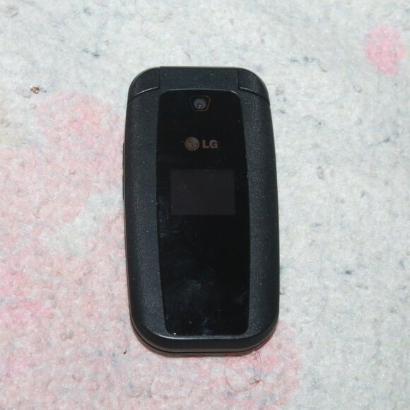 LG 440G TracFone Flip Phone Black - Picture 2 of 6
